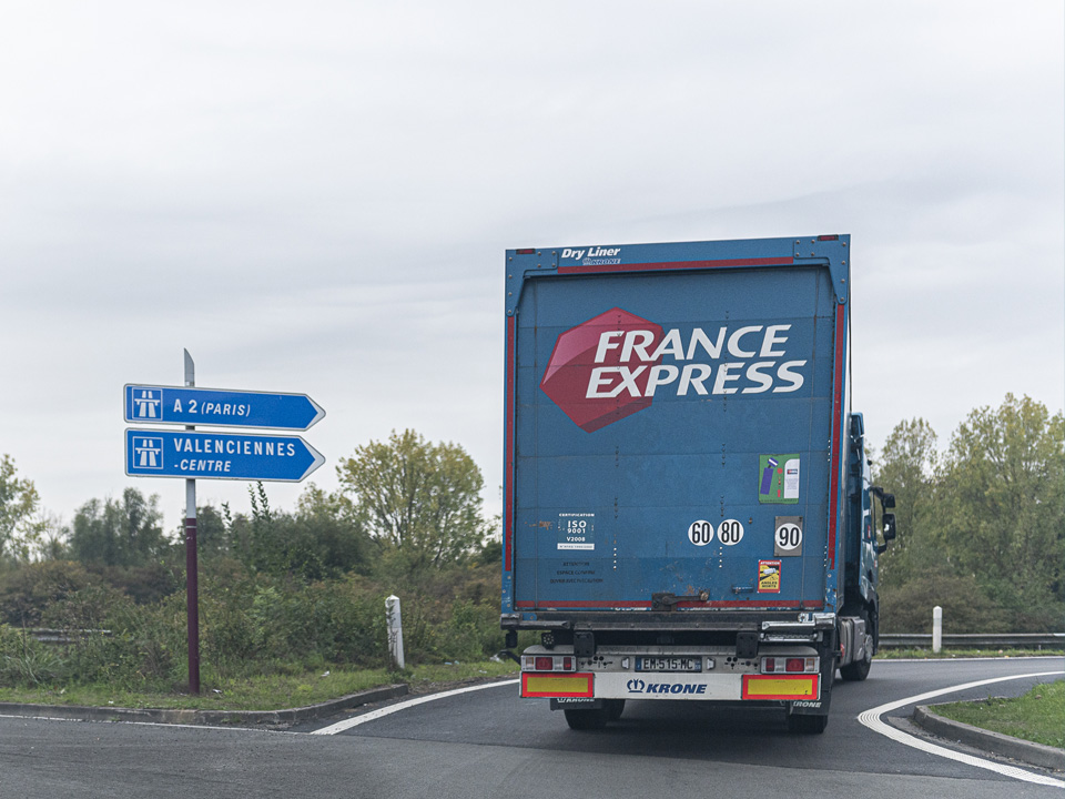 Un camion France Express Valenciennes